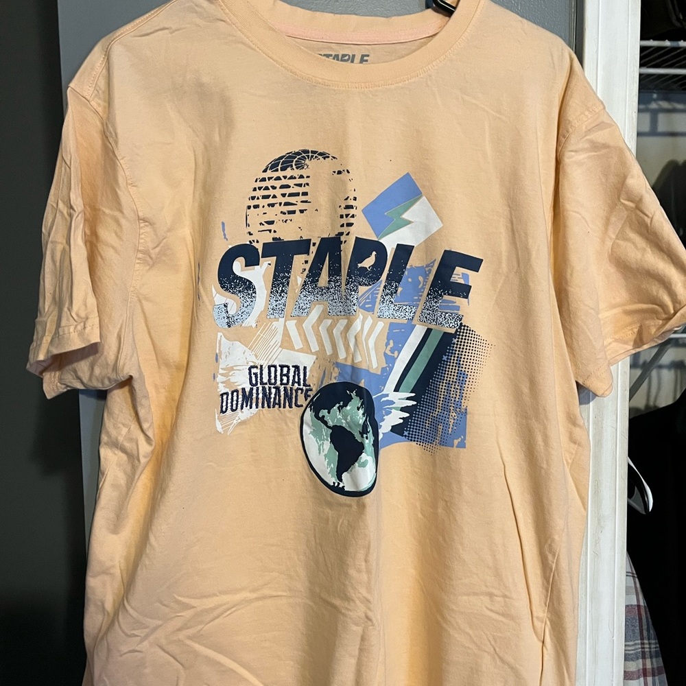 Men’s staple pigeon t shirt size large